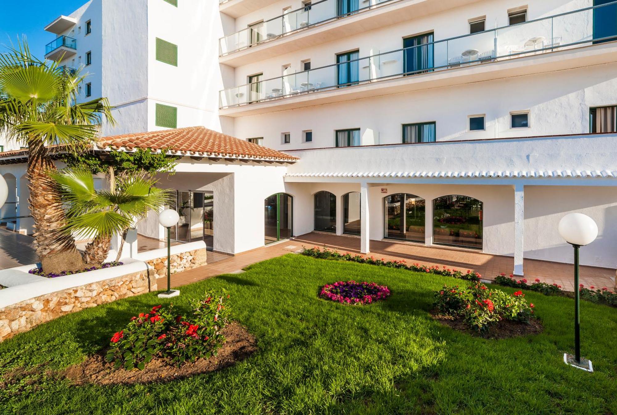 Globales Cala'N Blanes Hotel Cala'N Blanes  Exterior photo